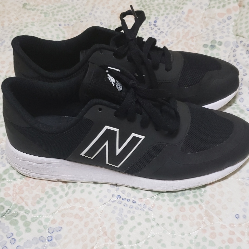 New Balance 420 Mens Size 8 Black Running Shoe
